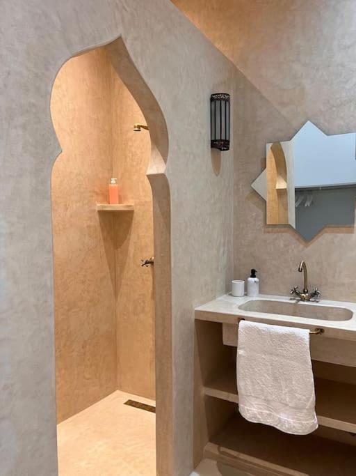 Casa Sira-Charming Home In The Heart Of The Kasbah Tangeri Esterno foto